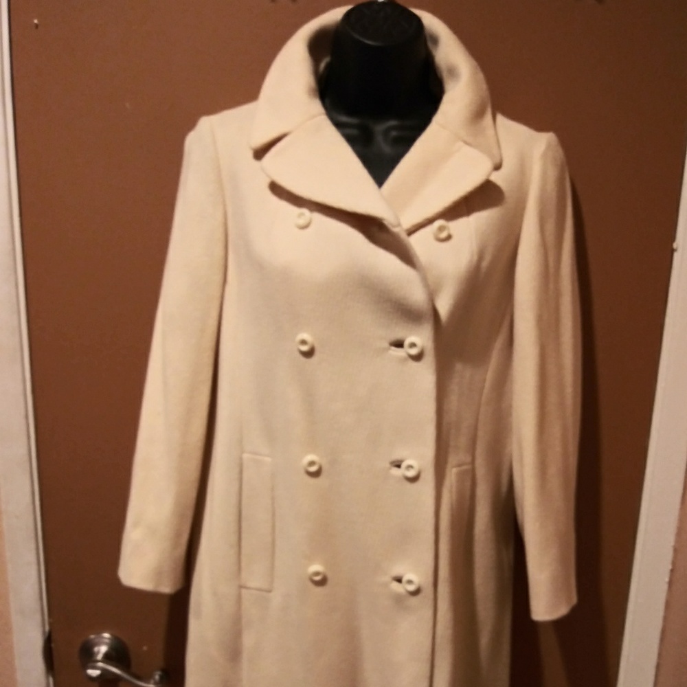 Vintage Cream Trench Coat Size Medium